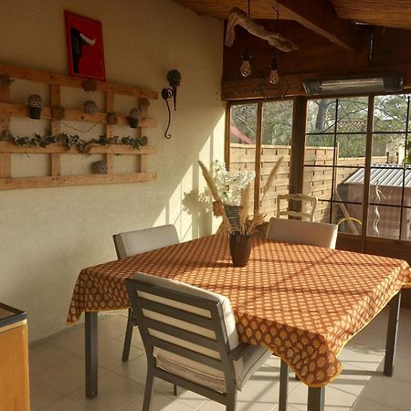 Les Coronilles Bed & Breakfast Beaucaire  Dış mekan fotoğraf