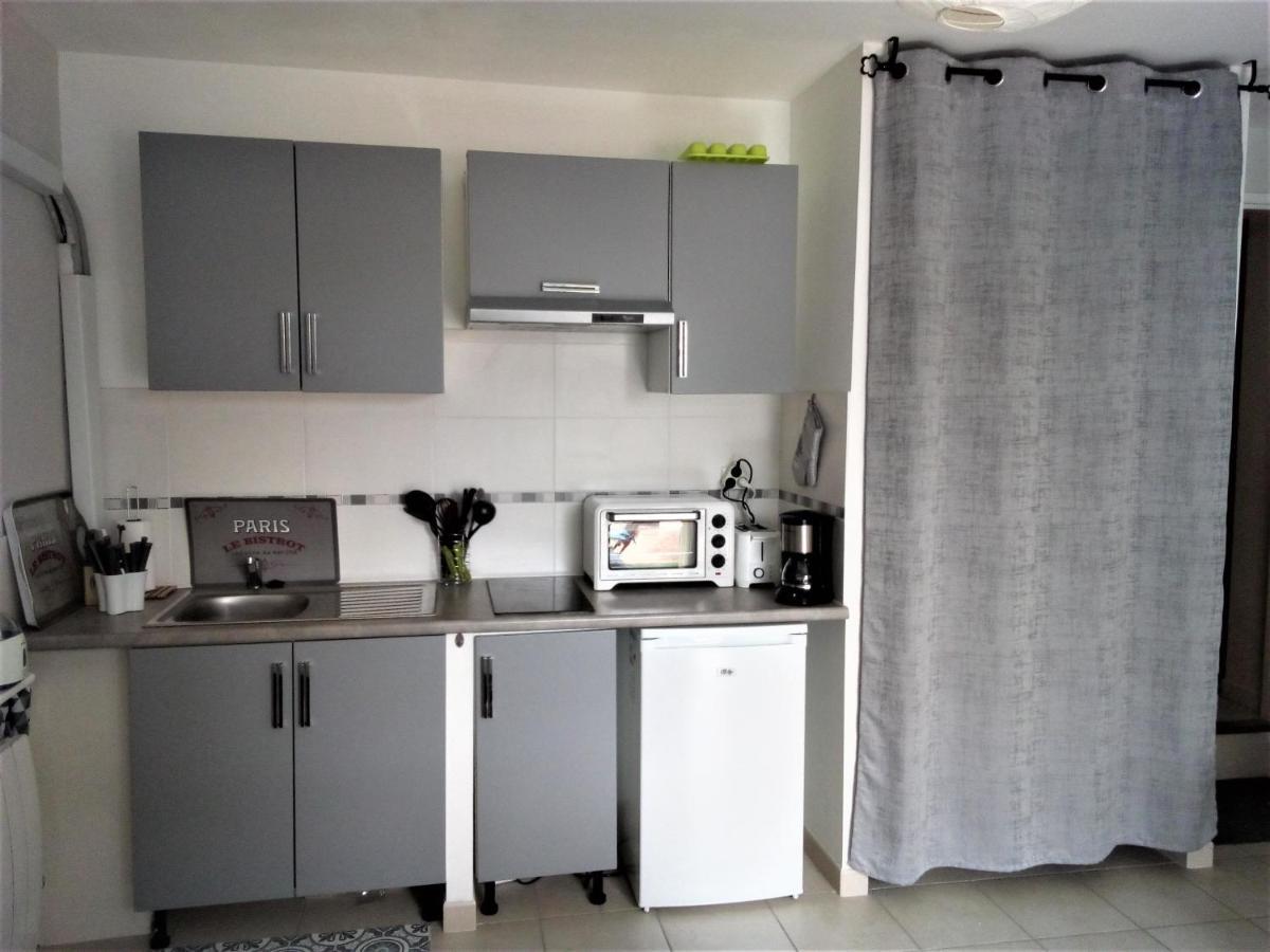 Les Coronilles Bed & Breakfast Beaucaire  Oda fotoğraf
